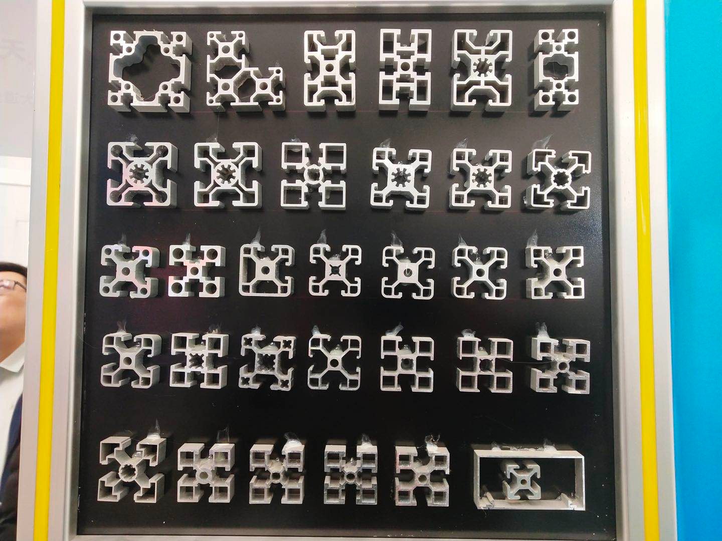 流水線(xiàn)工業(yè)型材